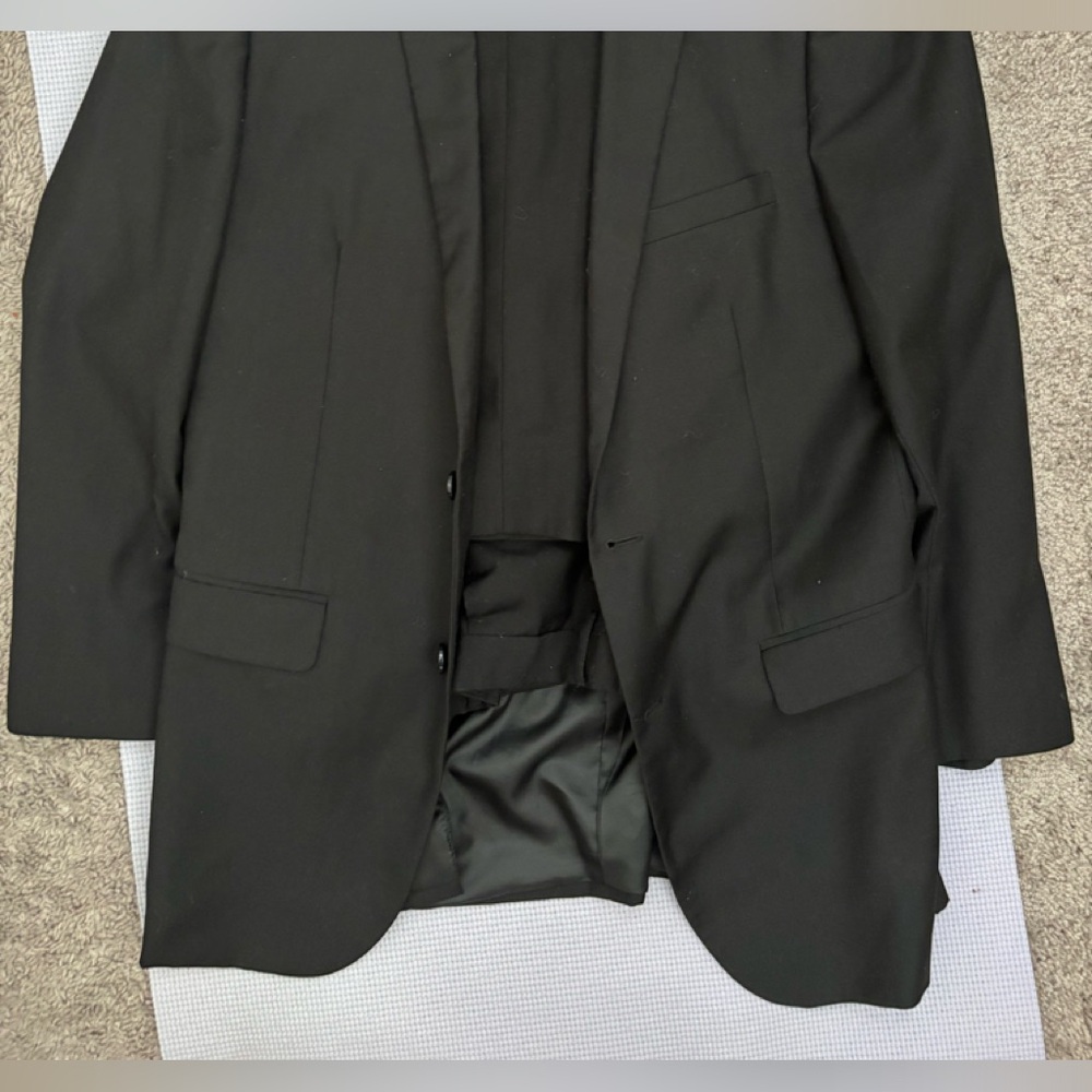 Black suit 42L/36W